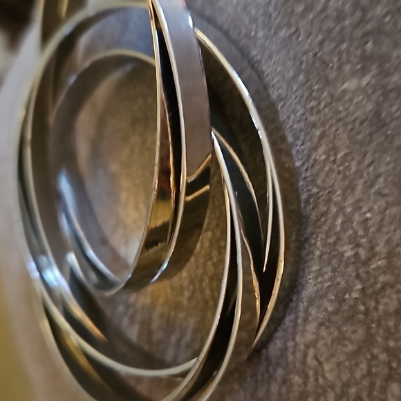 VTG Metal Interlocking Silvertone Castlecore Bangle Bracelet - Picture 3 of 4